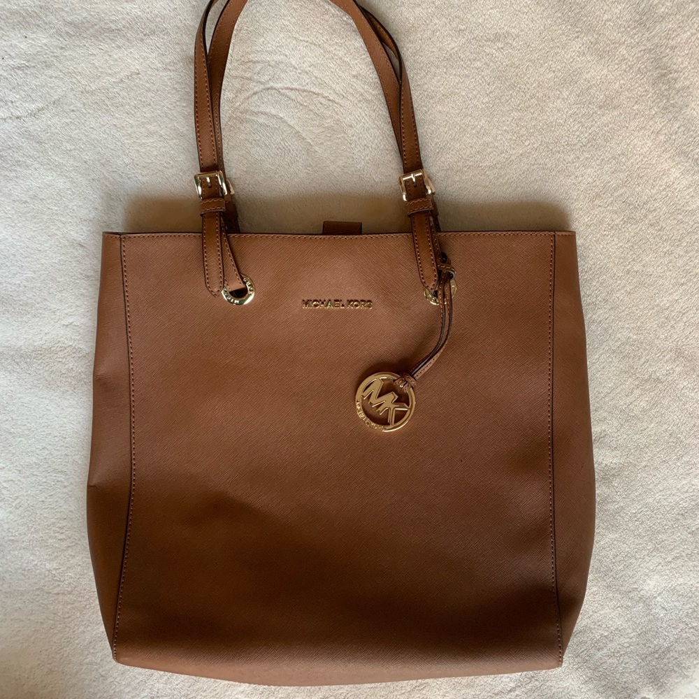 NWT Micheal Kors Jet Set Travel Bag